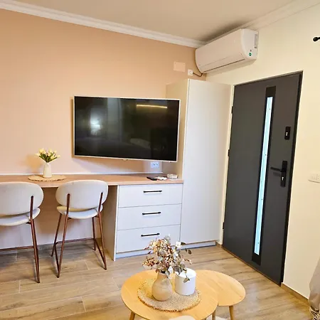 アパート Afrodita