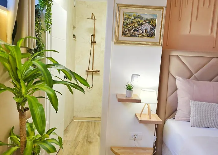 Afrodita * سبليت